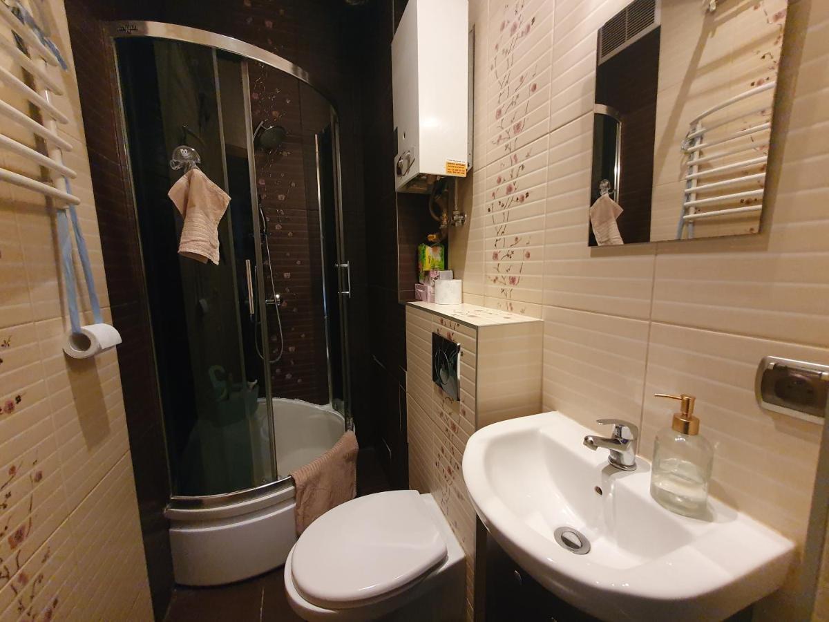 Basic, Quiet Apartment Close To Main Square Krakow Luaran gambar